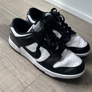 Nike Dunks Panda Size 8.5 W